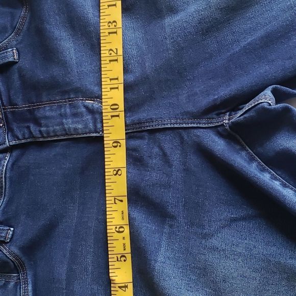 A I Jeans Size 16 Skinny. EUC - Picture 5 of 9